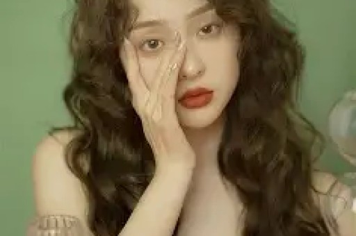 韩国女偶像爆料黑幕：目睹队友陪高层上位拒拍大尺度戏