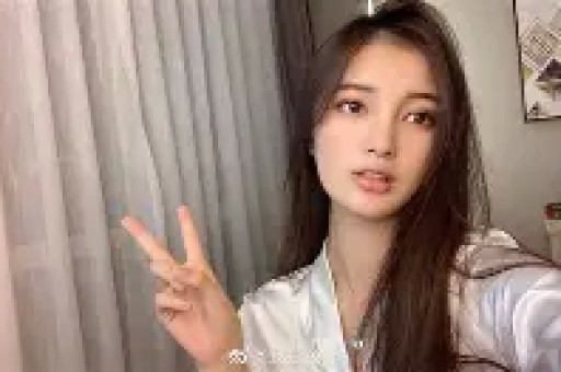 演员蒋毅被曝隐婚生子女方点赞默认身份公园遛娃画面意外曝光
