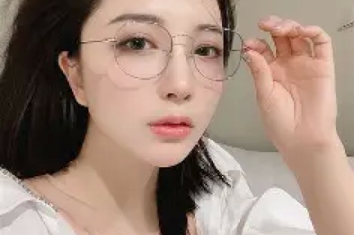布兰妮回忆录：为前男友堕胎却被诬陷出轨被父亲反复身体羞辱
